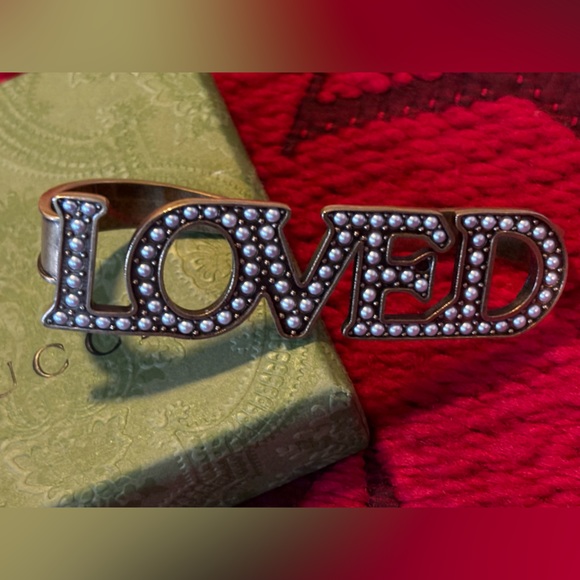 Gucci Faux Pearl Loved Palm Ring - Picture 9 of 13